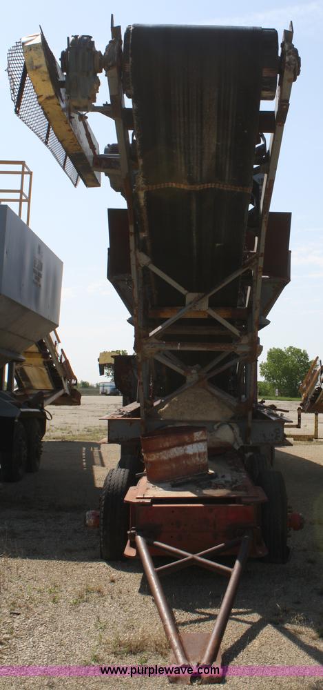 image for item B6541 Portable bin with mechanical feeder