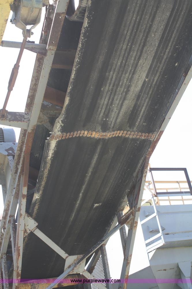 image for item B6541 Portable bin with mechanical feeder