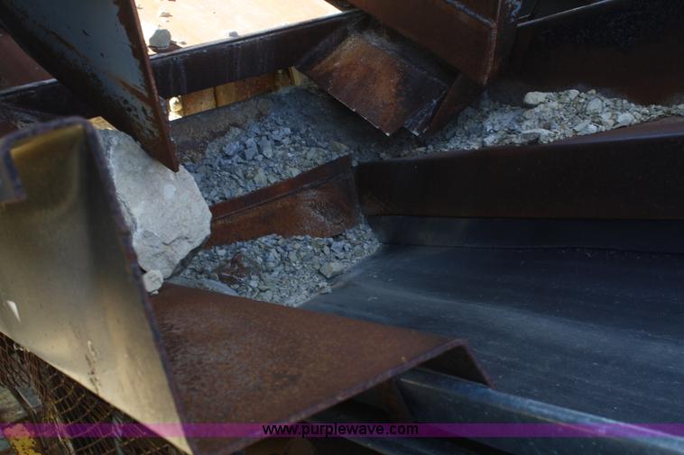 image for item B6541 Portable bin with mechanical feeder