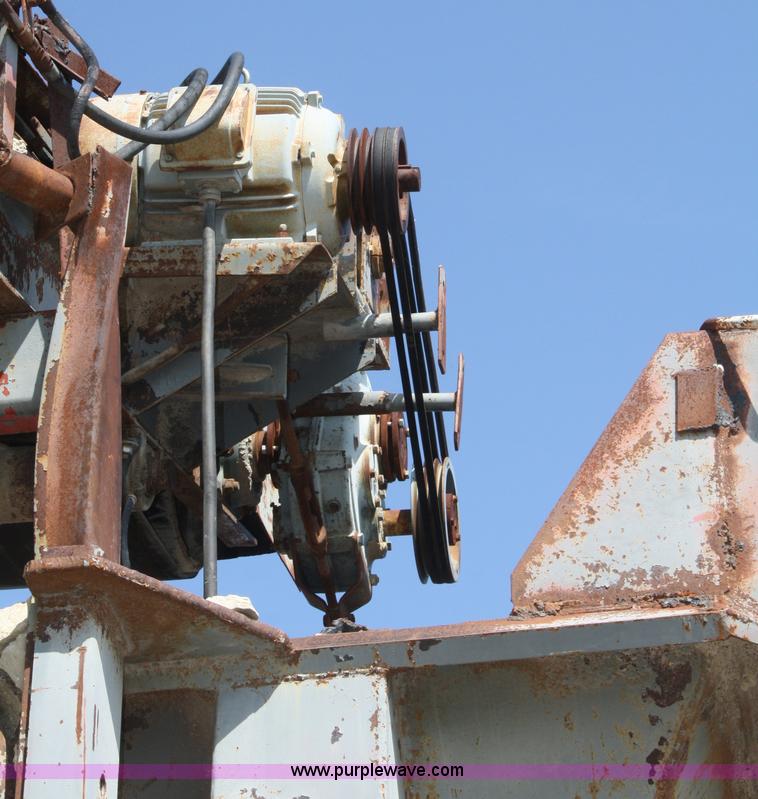 image for item B6541 Portable bin with mechanical feeder