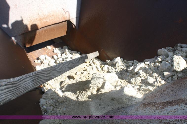 image for item B6541 Portable bin with mechanical feeder