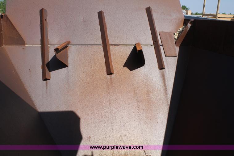 image for item B6541 Portable bin with mechanical feeder