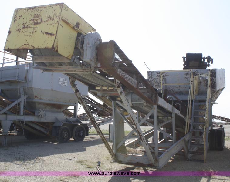 image for item B6543 Portable bin with front and piggyback conveyors
