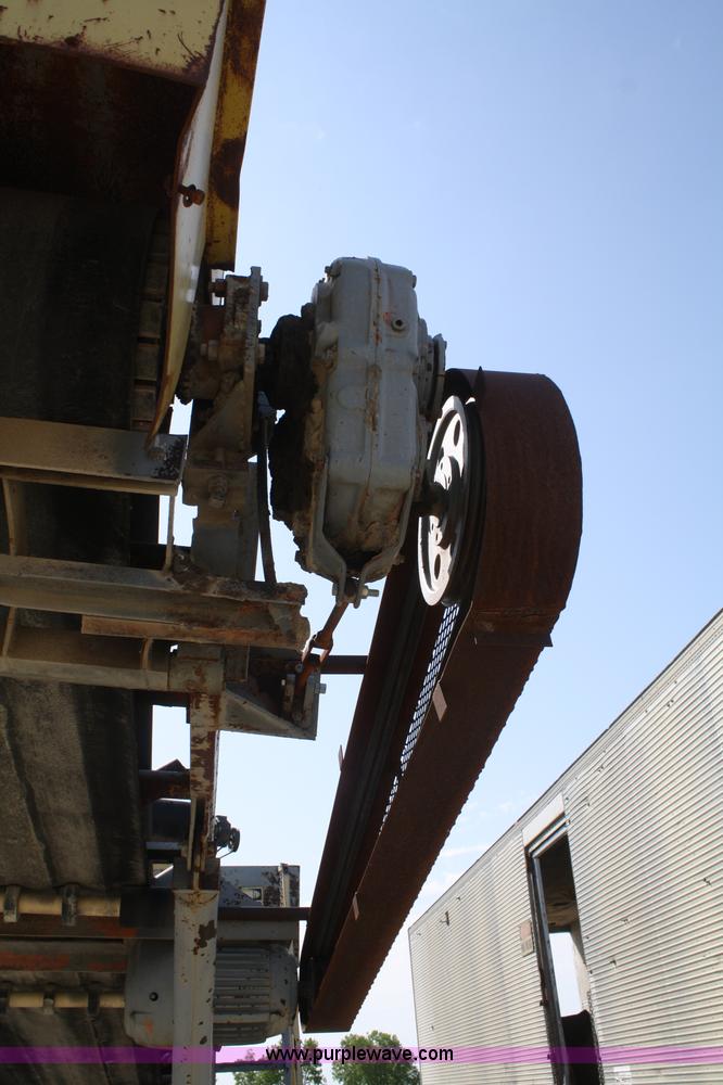 image for item B6543 Portable bin with front and piggyback conveyors