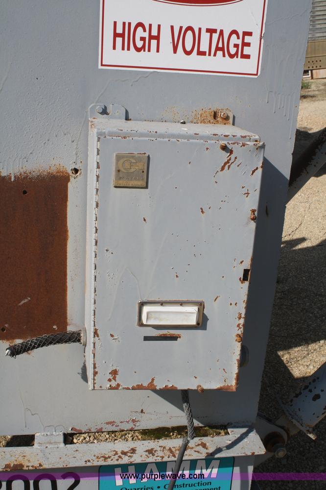 image for item B6543 Portable bin with front and piggyback conveyors