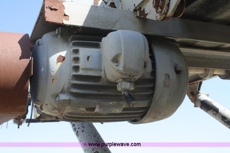 image for item B6543 Portable bin with front and piggyback conveyors