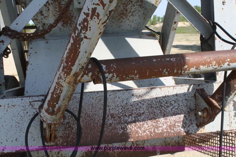 image for item B6543 Portable bin with front and piggyback conveyors