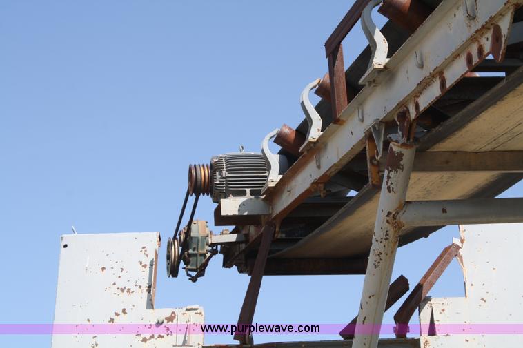 image for item B6543 Portable bin with front and piggyback conveyors