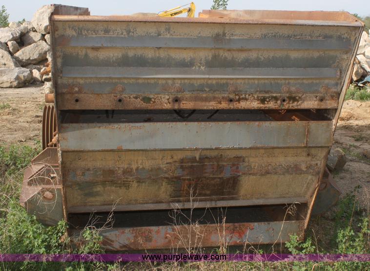 image for item B6569 1972 Simplicity three deck screen