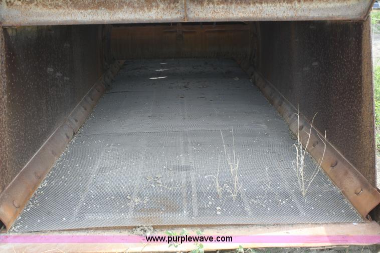 image for item B6569 1972 Simplicity three deck screen