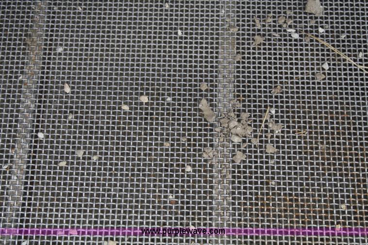 image for item B6569 1972 Simplicity three deck screen