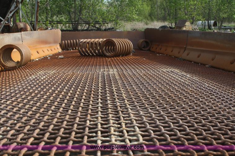 image for item B6569 1972 Simplicity three deck screen