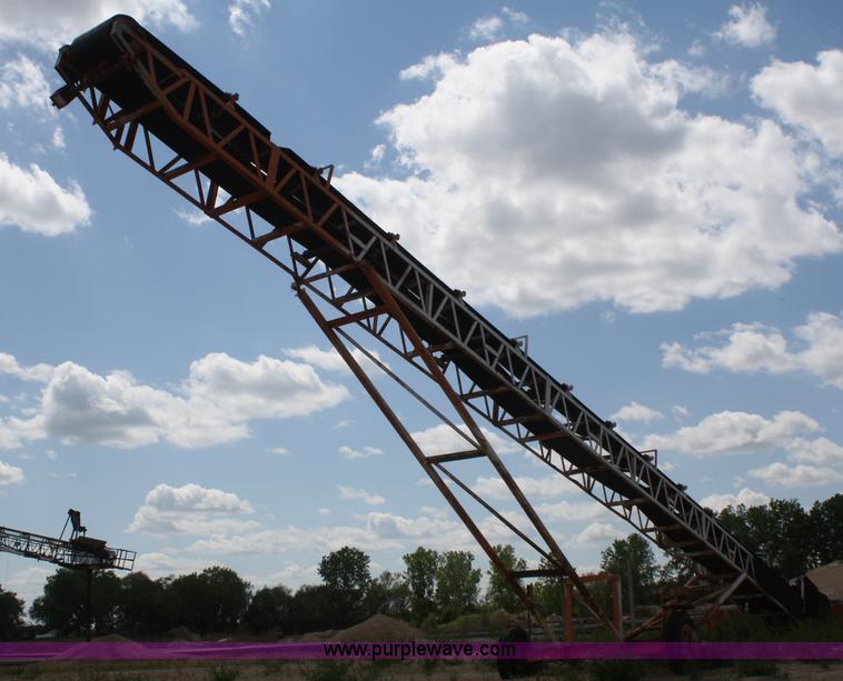 image for item B6570 Portable stacker