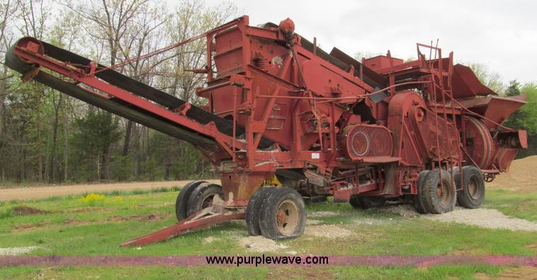 image for item D3149 Pioneer 3416 portable duplex crusher