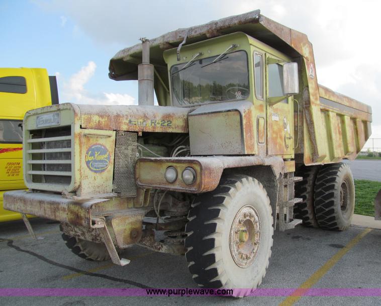 image for item D3158 1976 Euclid R22 haul truck