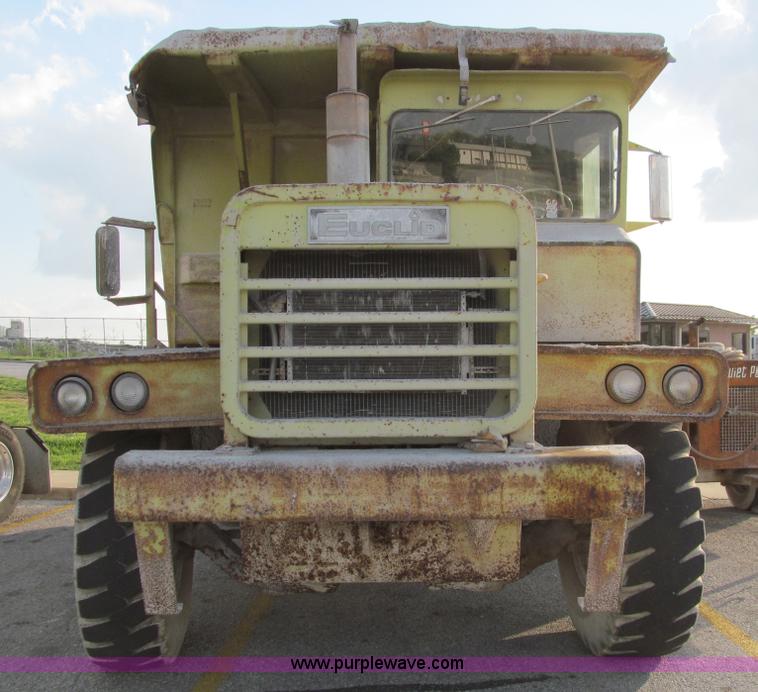 image for item D3158 1976 Euclid R22 haul truck