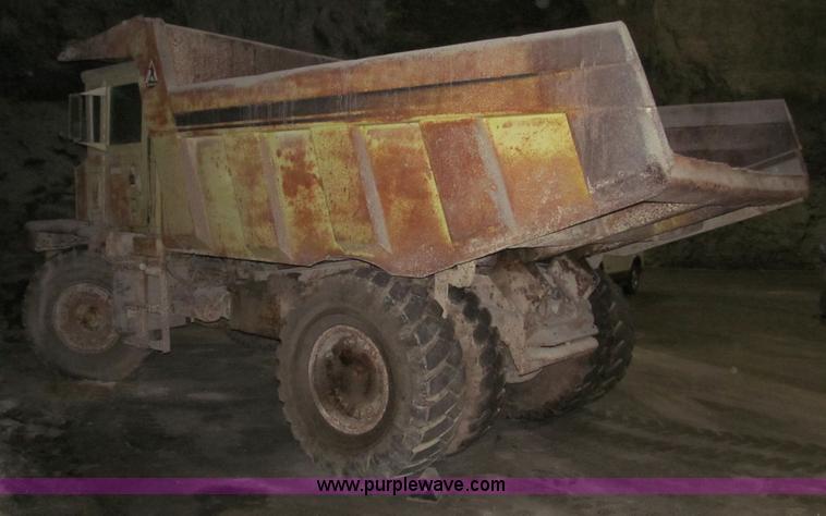 image for item D3158 1976 Euclid R22 haul truck