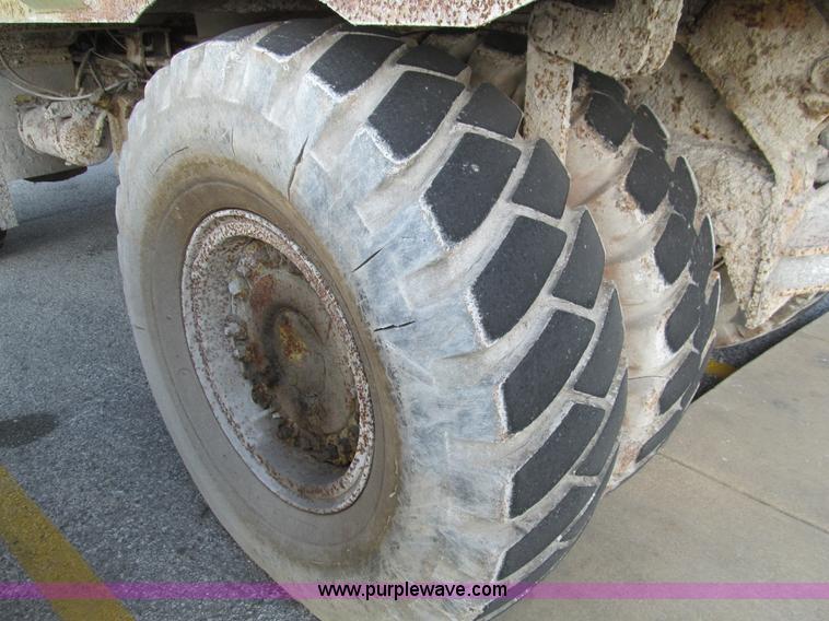 image for item D3158 1976 Euclid R22 haul truck