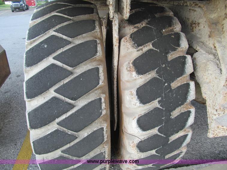 image for item D3158 1976 Euclid R22 haul truck