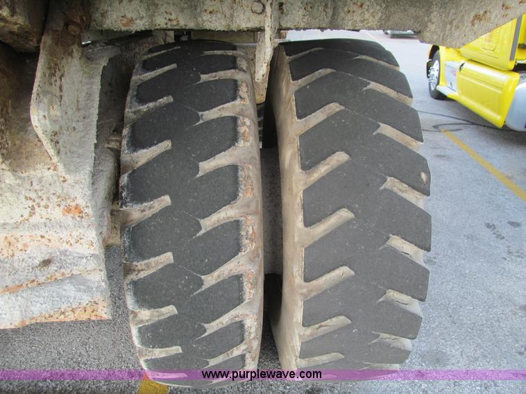 image for item D3158 1976 Euclid R22 haul truck