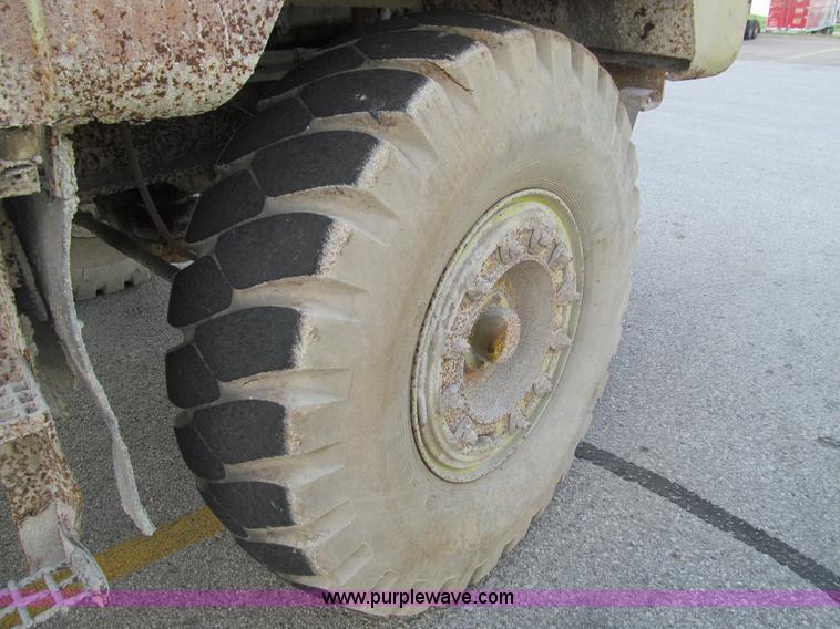 image for item D3158 1976 Euclid R22 haul truck