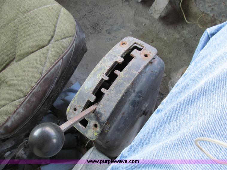 image for item D3158 1976 Euclid R22 haul truck