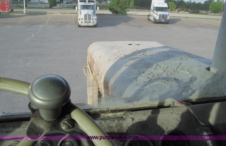 image for item D3158 1976 Euclid R22 haul truck
