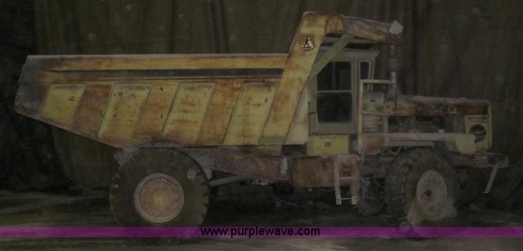 image for item D3158 1976 Euclid R22 haul truck