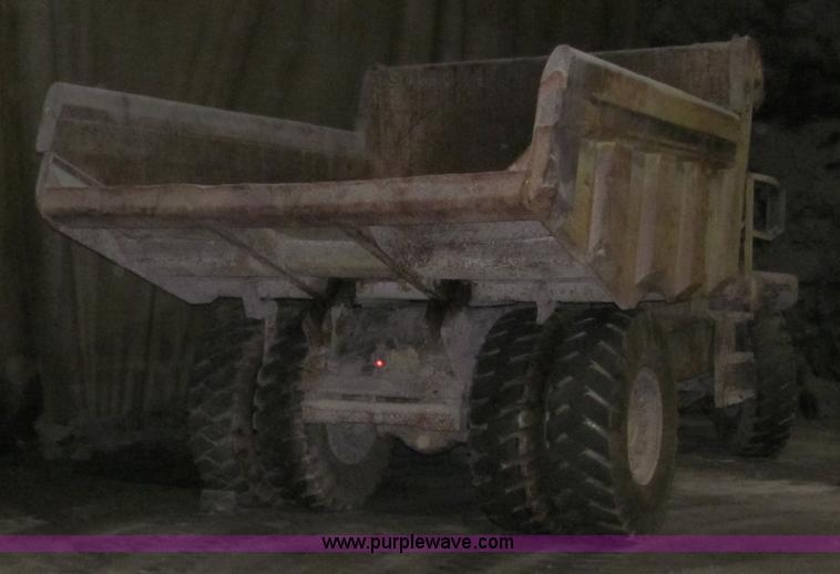 image for item D3158 1976 Euclid R22 haul truck