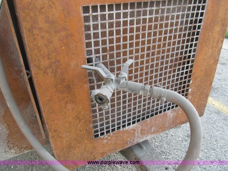 image for item D3159 1981 Joy D100 air compressor