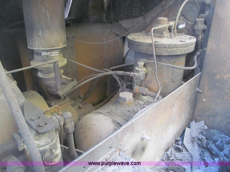 image for item D3159 1981 Joy D100 air compressor