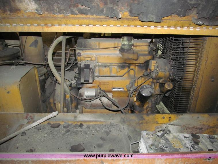 image for item D3159 1981 Joy D100 air compressor