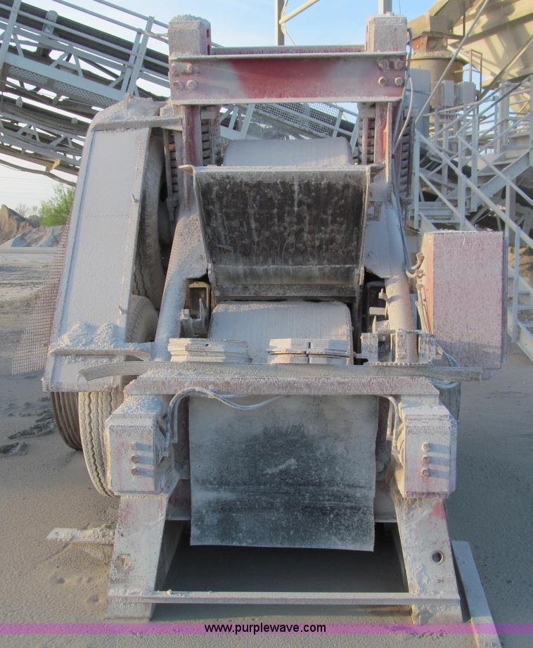 image for item D3176 1973 Pioneer 4030 triple roll crusher