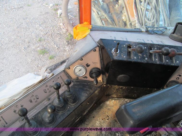 image for item D3180 1994 Tamrock CHA1100 drill