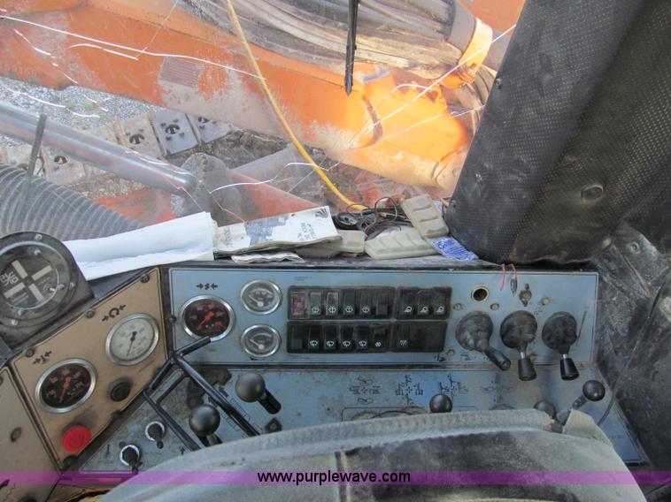 image for item D3180 1994 Tamrock CHA1100 drill