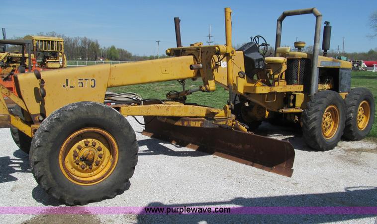 image for item D3181 1971 John Deere 570 motor grader