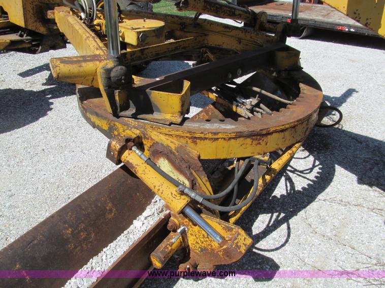 image for item D3181 1971 John Deere 570 motor grader