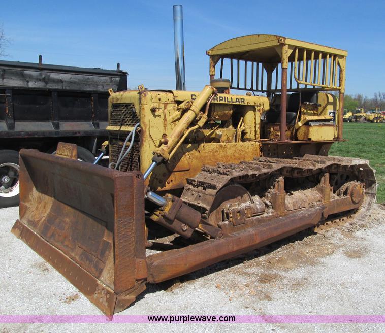 image for item D3183 1965 Caterpillar D6C dozer