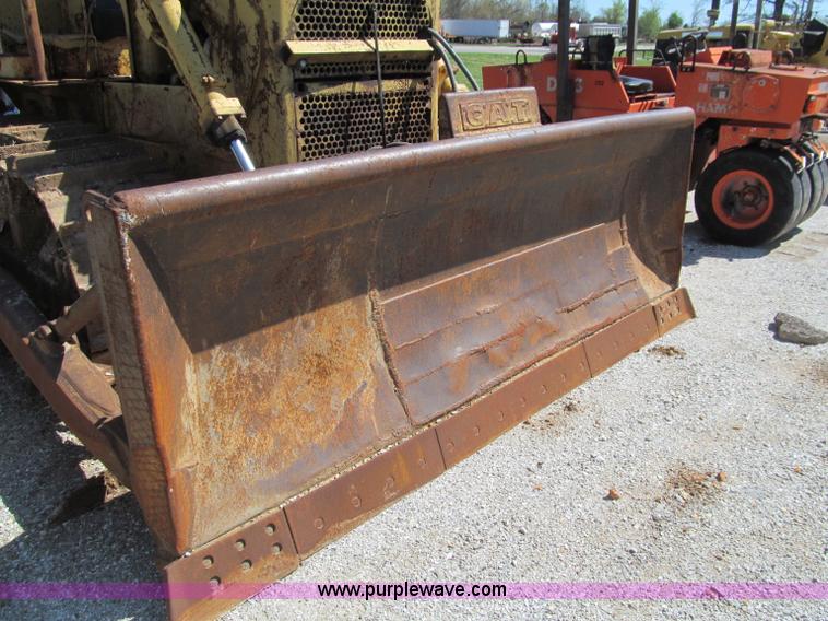 image for item D3183 1965 Caterpillar D6C dozer