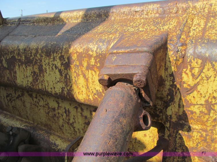 image for item D3183 1965 Caterpillar D6C dozer