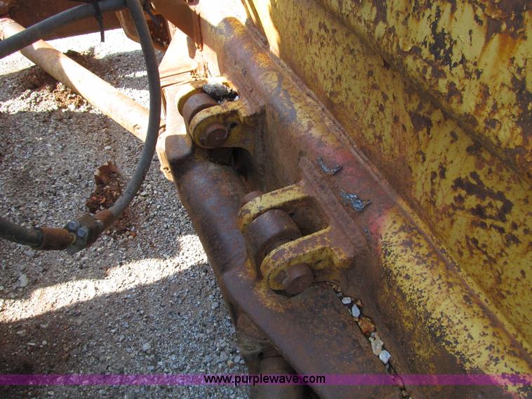 image for item D3183 1965 Caterpillar D6C dozer