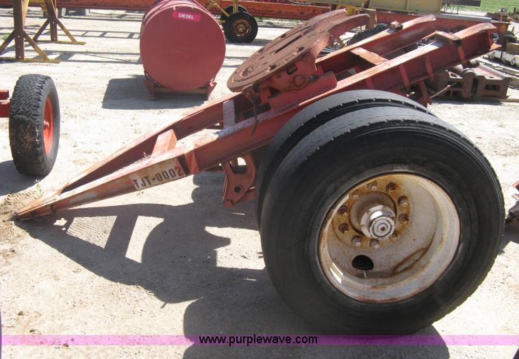 Fifth wheel tow dolly in Wichita, KS Item A6260 sold Purple Wave