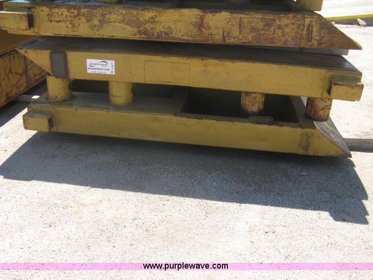 image for item A6271 Trench box