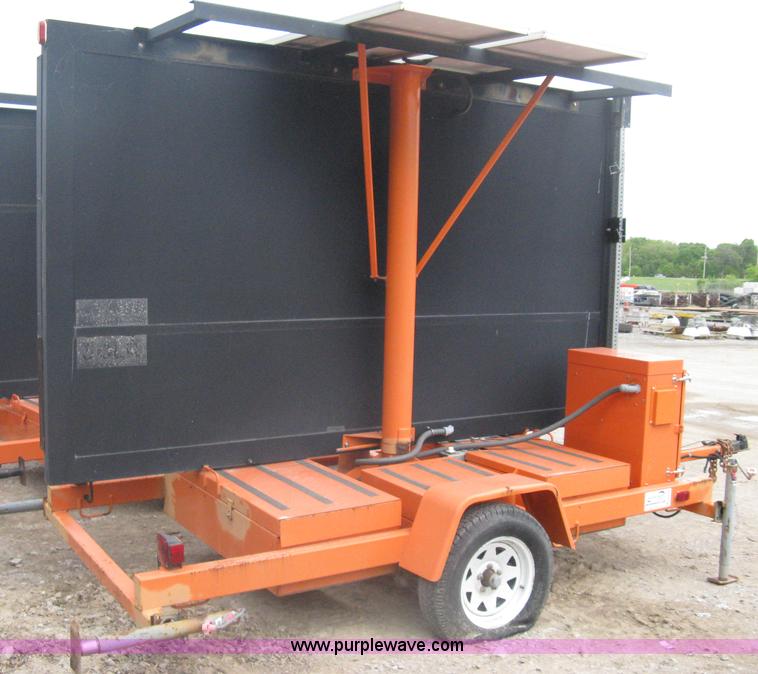 image for item A6290 2003 AMSIG CMS-T331 portable message board