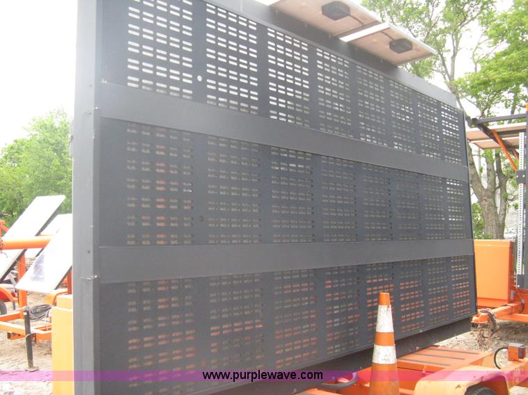 image for item A6290 2003 AMSIG CMS-T331 portable message board