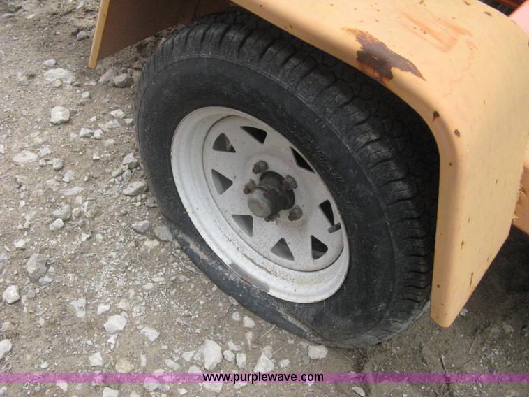 image for item A6291 2003 AMSIG CMS-T331 portable message board