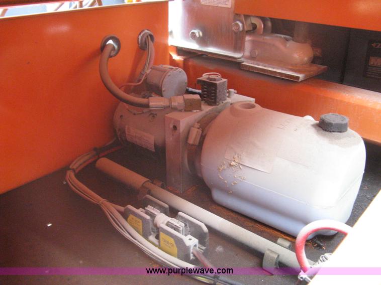 image for item A6293 2004 AMSIG CMS-T331 portable message board