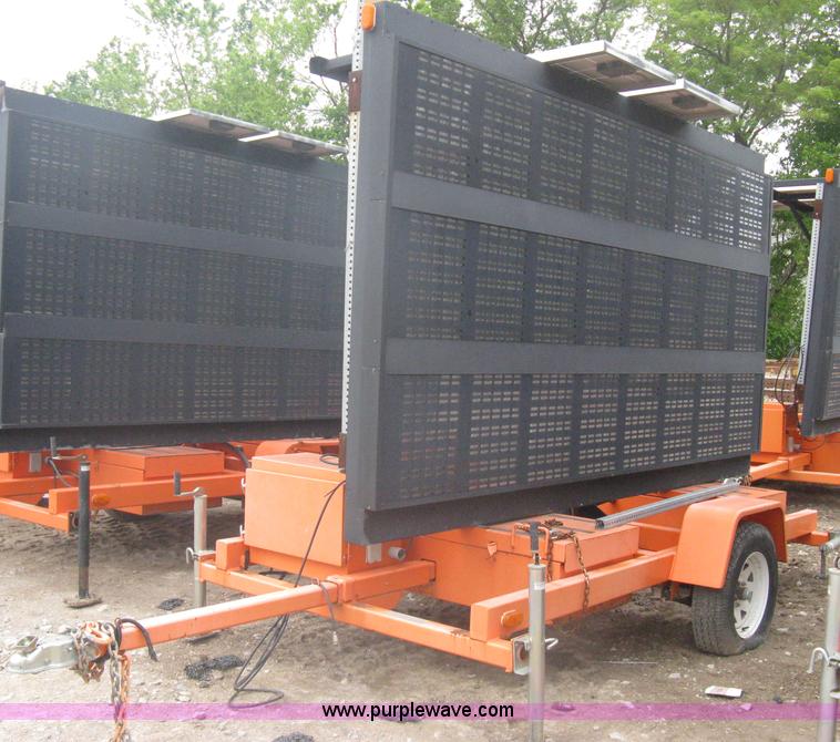 image for item A6294 2004 AMSIG CMS-T331 portable message board