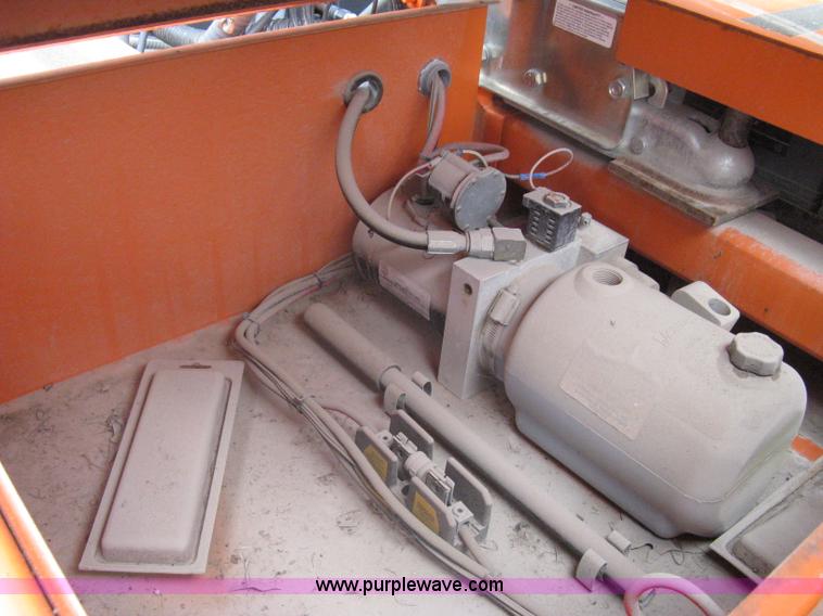 image for item A6294 2004 AMSIG CMS-T331 portable message board