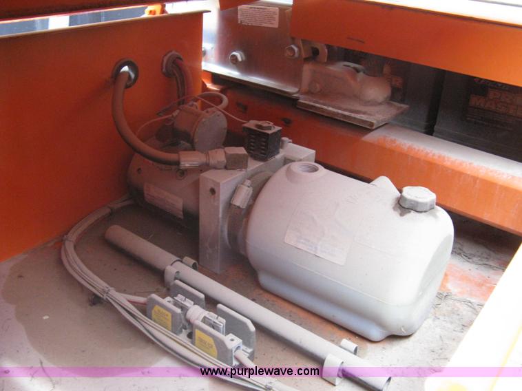 image for item A6295 2004 AMSIG CMS-T331 portable message board